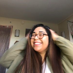 Meet your Posher, Valeria